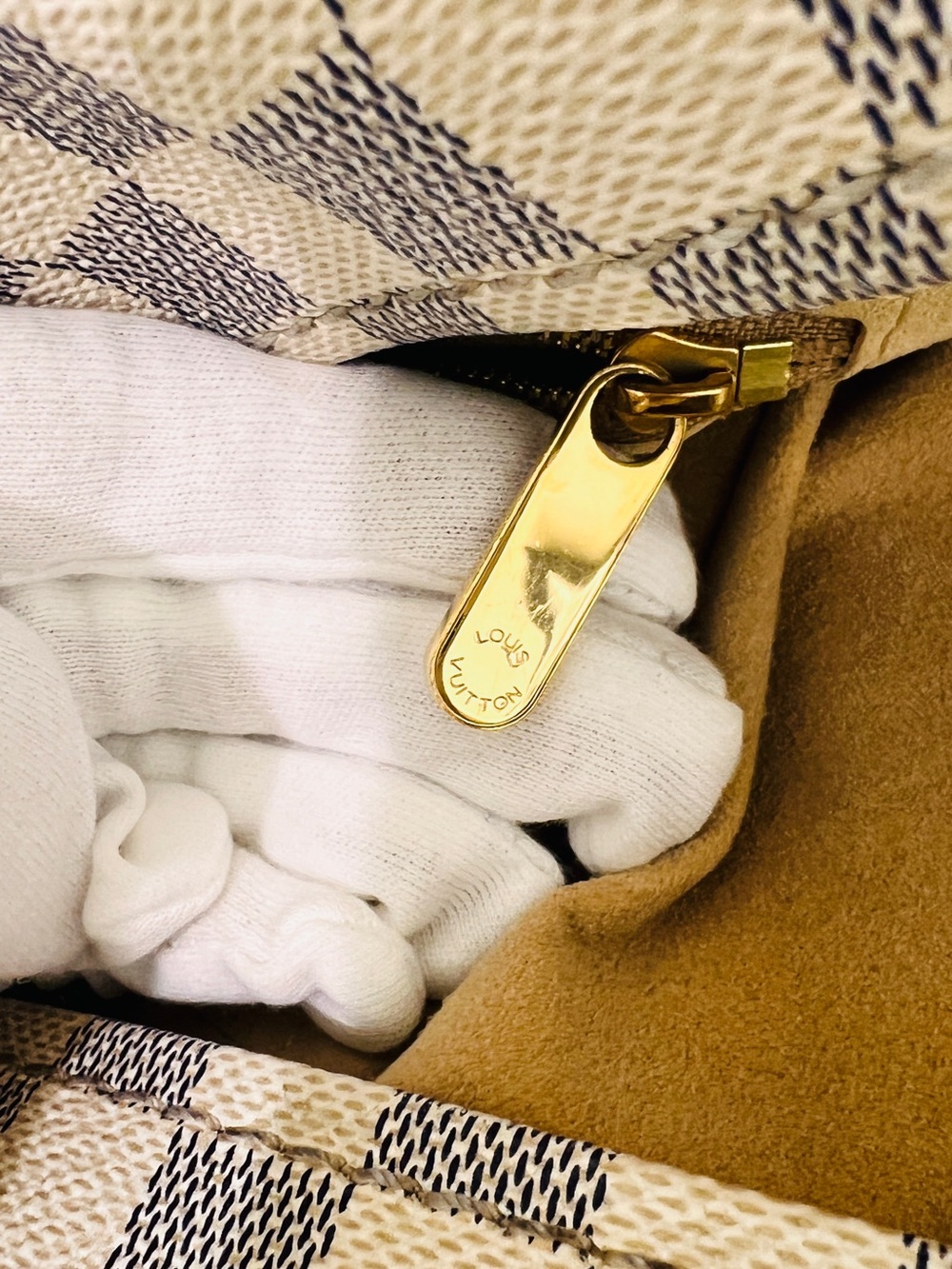 Pro-Loved LOUIS VUITTON Damier Azur Artsy MM Bag - Picture 10 of 13